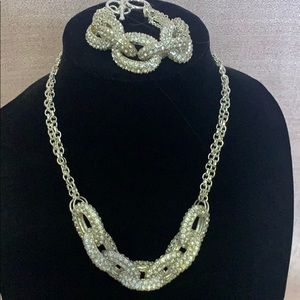 Beautiful chain link necklace and bracelet set